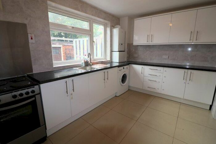 2 Bedroom Flat To Rent In Shenfield, Brentwood, CM15