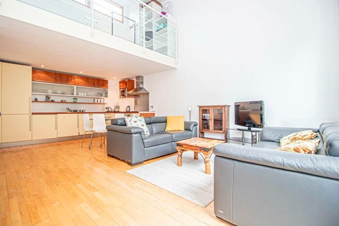 1 Bedroom Penthouse To Rent In Featherstone Street, London, EC1Y