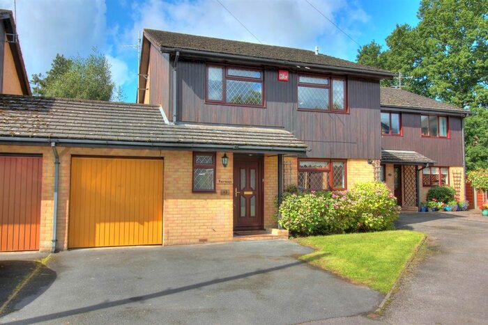 4 Bedroom Link Detached House To Rent In Carlyn Drive, Chandler's Ford, Eastleigh, SO53