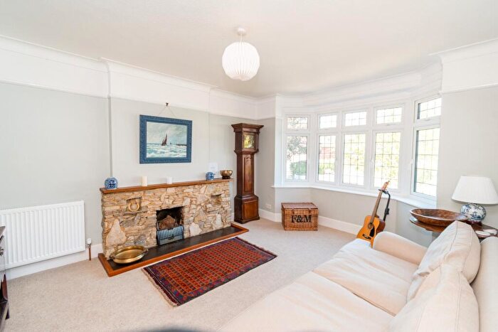 4 Bedroom Detached House For Sale In Bassett, Southampton, SO16