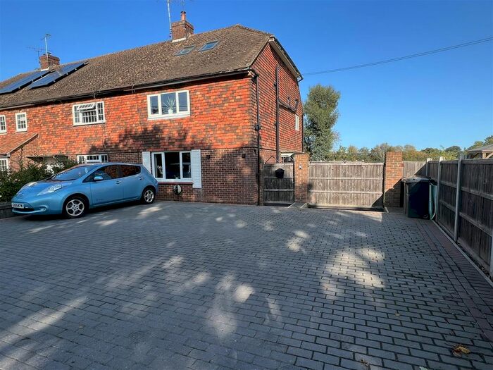 4 Bedroom Property For Sale In Cranbrook Road, Staplehurst, Tonbridge, TN12