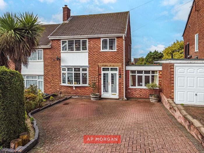 4 Bedroom Semi Detached House For Sale In Wendover Road, Rowley Regis, West Midlands, B65