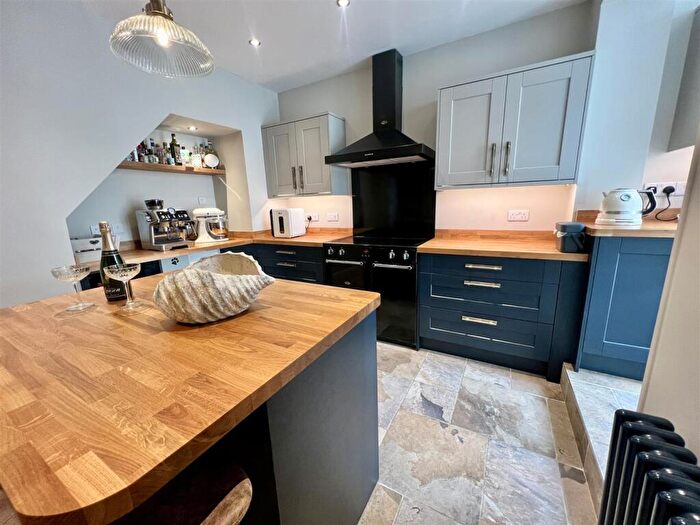 3 Bedroom Semi Detached House For Sale In Osborne Road, East Cowes, PO32