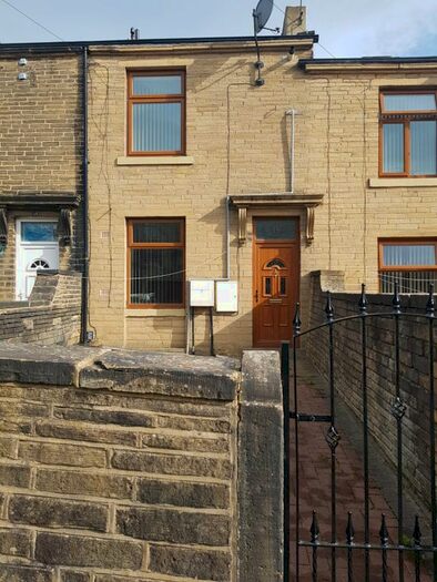 1 Bedroom Terraced House To Rent In Jarratt Street, Bradford, West Yorkshire, BD8
