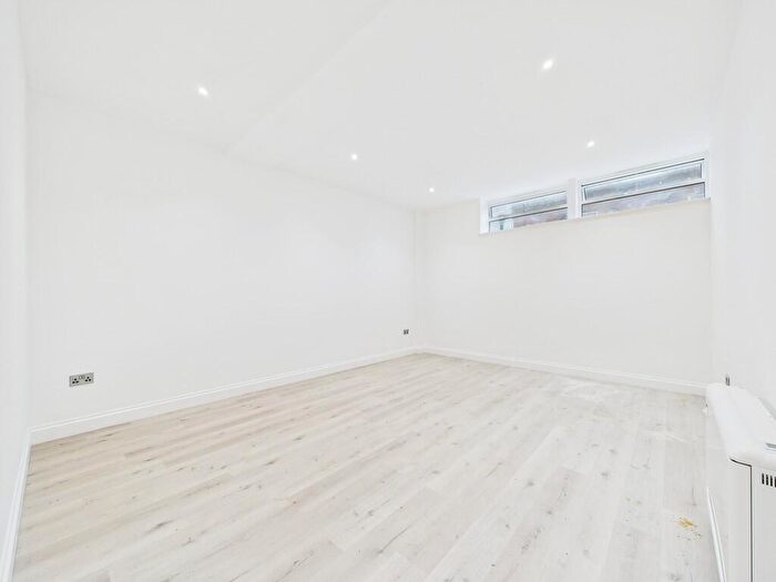 1 Bedroom Apartment To Rent In Augusta Place, Worthing, BN11