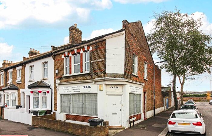3 Bedroom End Of Terrace House For Sale In Ashville Road, London, E11
