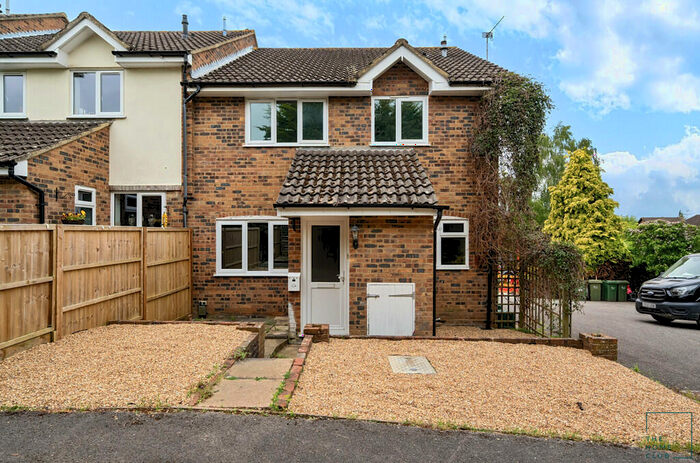 2 Bedroom End Of Terrace House To Rent In Collier Way, Guildford, GU4