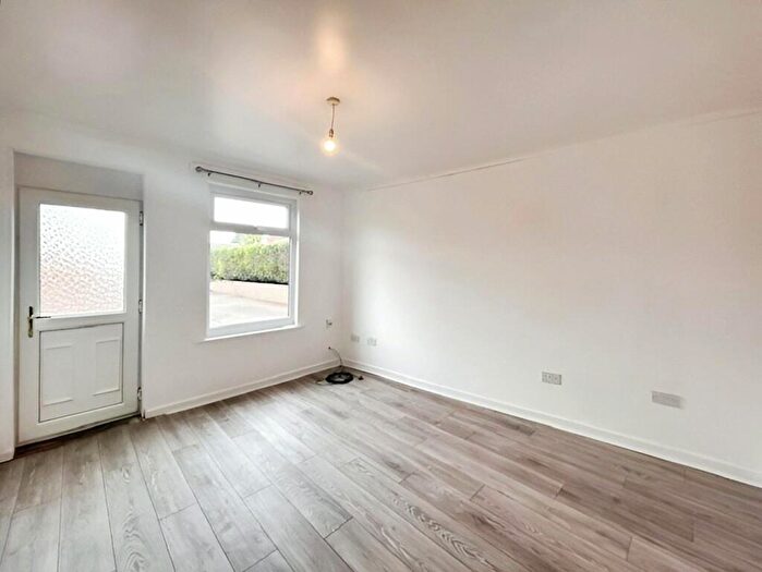 2 Bedroom End Of Terrace House To Rent In Meadow Lane, Stainforth, Doncaster, South Yorkshire, DN7