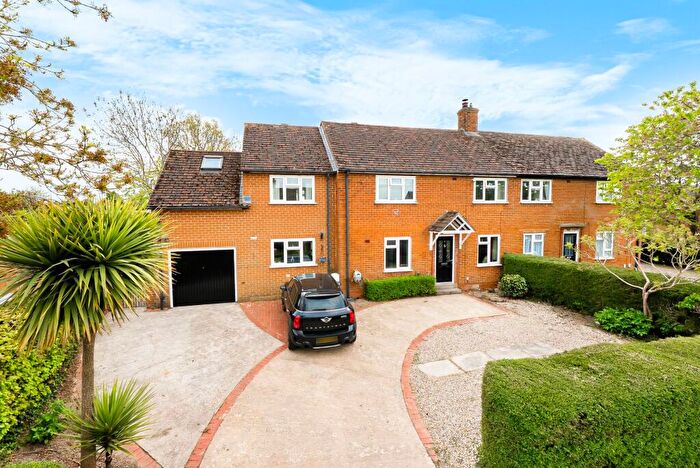 4 Bedroom Semi Detached House For Sale In Manor Gardens, Killinghall, HG3