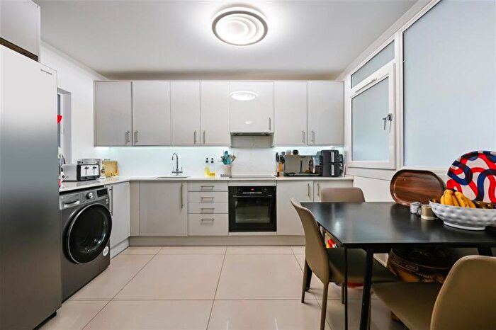 2 Bedroom Flat For Sale In Harewood Avenue, Marylebone, NW1