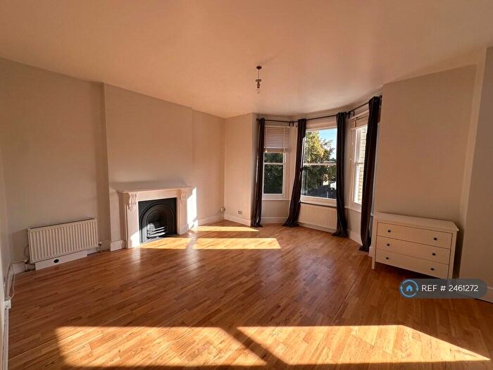 1 Bedroom Flat To Rent In Bedford Hill, London, SW12