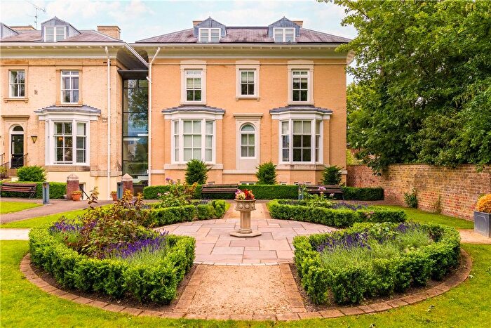 2 Bedroom Flat For Sale In Mill Mount, York, North Yorkshire, YO24