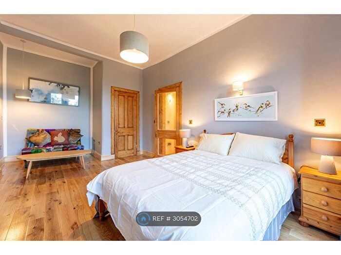 2 Bedroom Flat To Rent In Murieston Terrace, Edinburgh, EH11