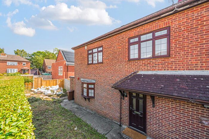 3 Bedroom Semi-Detached House To Rent In Leybourne Road Rochester, ME2