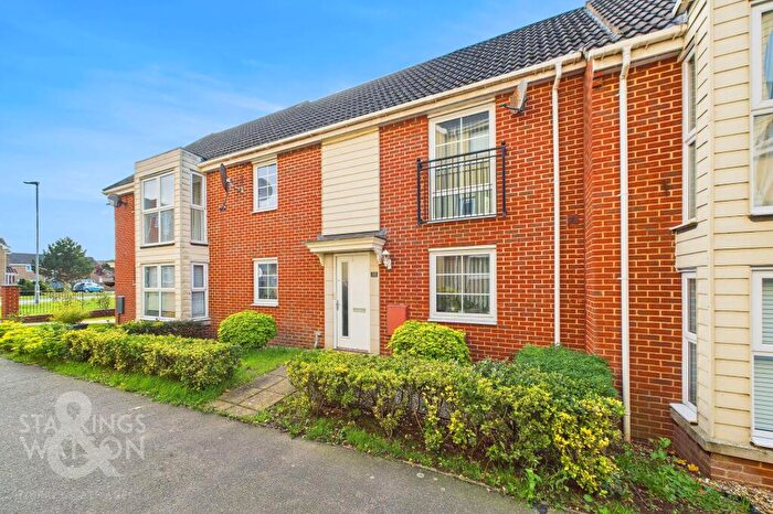 3 Bedroom Terraced House For Sale In St. Simon Close, Queens Hill, Norwich, NR8