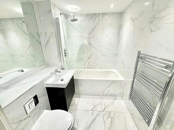 2 Bedroom Penthouse To Rent In Luna St. James, Brentwood, CM14