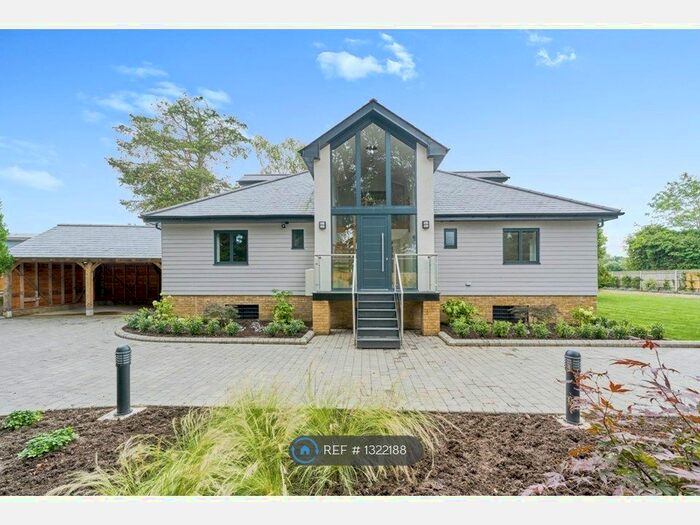 4 Bedroom Detached House To Rent In Mead Lane, Chertsey, KT16