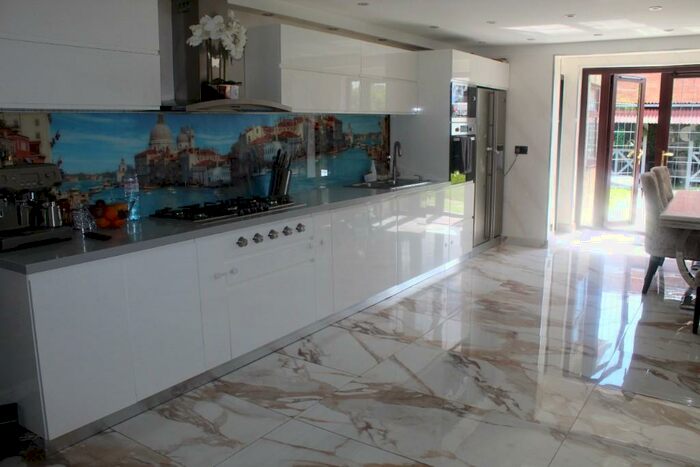 6 Bedroom End Of Terrace House To Rent In Maybank Avenue, Hornchurch, London, RM12