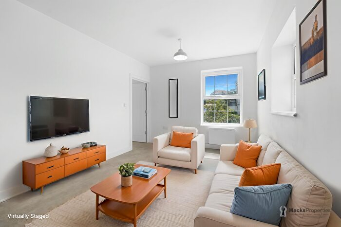 1 Bedroom Flat To Rent In Woodcote Road, Wallington, SM6