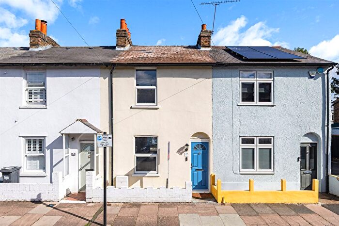 2 Bedroom Terraced House For Sale In Linkfield Road, Isleworth, TW7
