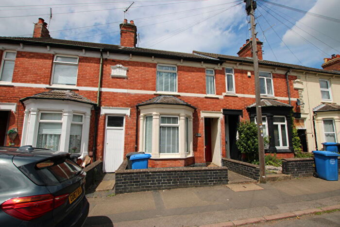 3 Bedroom Terraced House To Rent In William Street, Kettering, North Northamptonshire, NN16