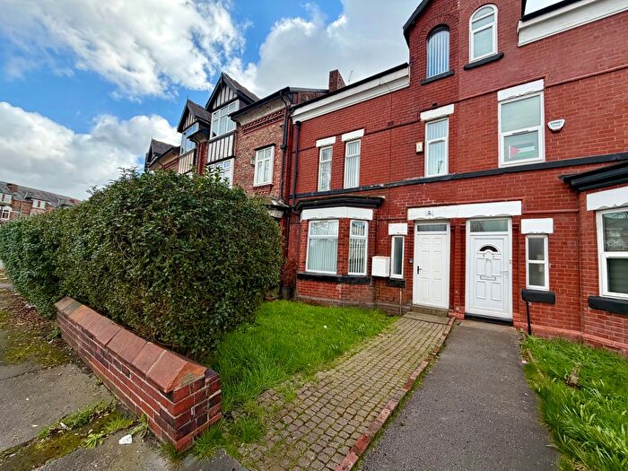 5 Bedroom Property To Rent In Hathersage Road, Manchester, M13