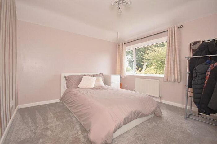 3 Bedroom Semi-Detached House For Sale In Warwick Close, Neston, CH64