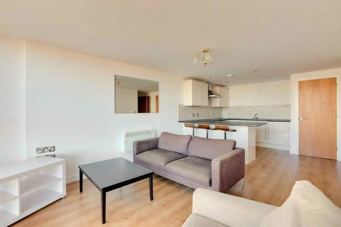 3 Bedroom Apartment To Rent In Hamilton House, Pall Mall, L3
