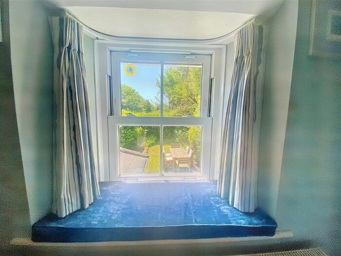 2 Bedroom Cottage For Sale In Lowertown, Helston, TR13