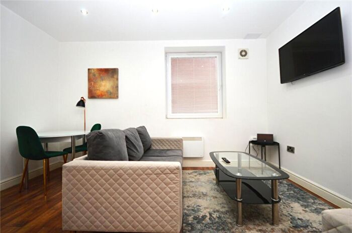 2 Bedroom Apartment To Rent In Sanford Street, Swindon, SN1