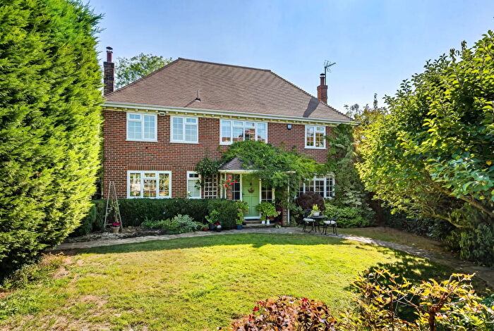 4 Bedroom Detached House For Sale In Dorking Road, Kingsfold, RH12