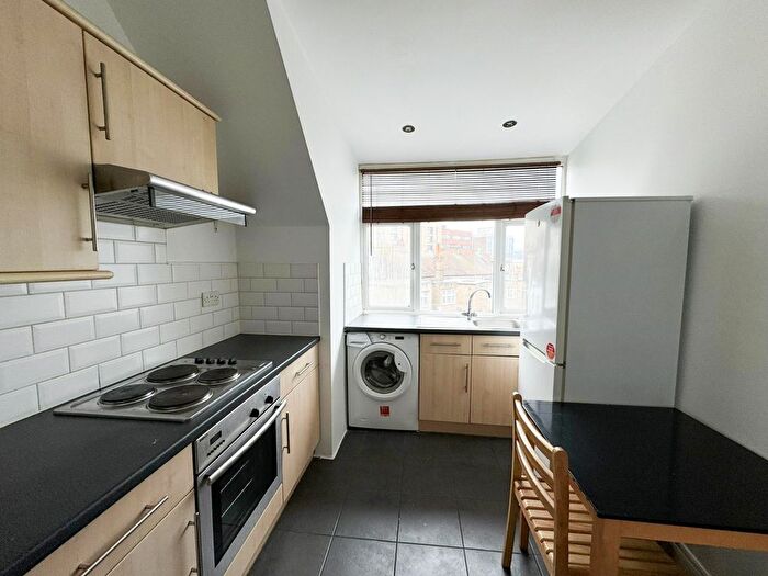 1 Bedroom Flat To Rent In Woodford Avenue, Gants Hill, Ilford, Essex, IG2