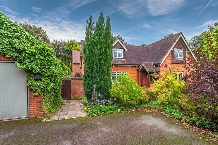 5 Bedroom Detached House For Sale In Henley Road, Stubbings, Maidenhead, Berkshire, SL6