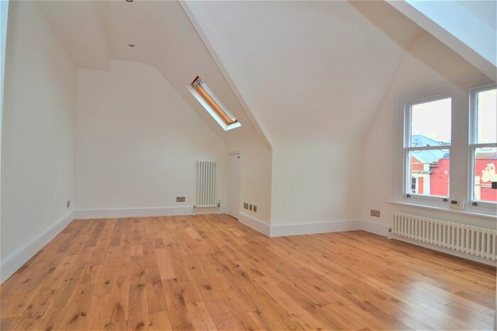 1 Bedroom Flat To Rent In York Street, Twickenham, TW1