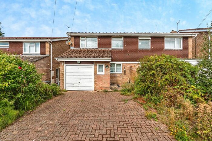 3 Bedroom Semi-Detached House For Sale In Amberley Close, North Baddesley, Southampton, Hampshire, SO52