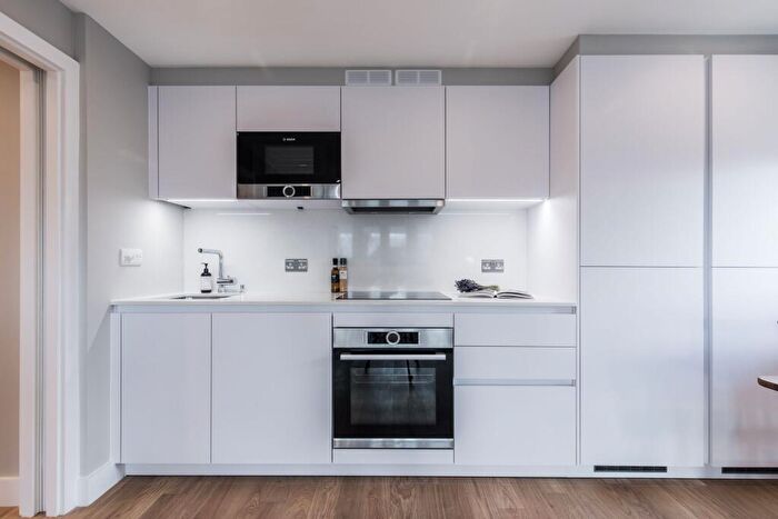 2 Bedroom Flat To Rent In Pavilion Court, NW3