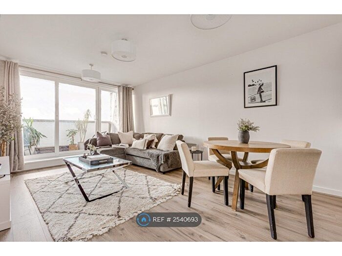 2 Bedroom Flat To Rent In Point Pleasant, London, SW18