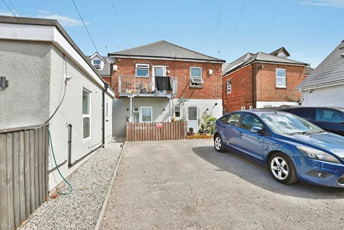 2 Bedroom Flat For Sale In Ashley Road, Poole, Dorset, BH14