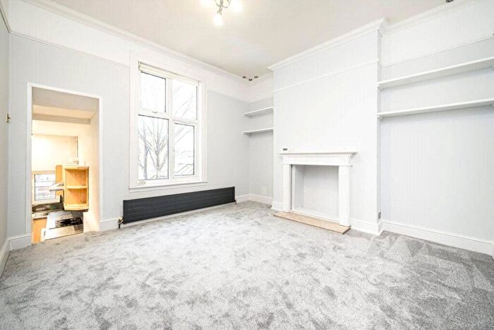 2 Bedroom Apartment To Rent In Rosendale Road, Lambeth, London, SE21