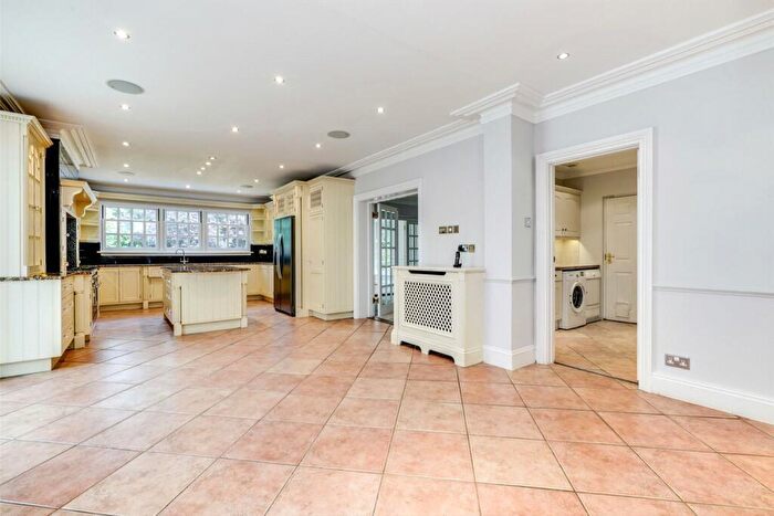 5 Bedroom Detached House For Sale In Cranley Road, Burwood Park, Walton-on-Thames, KT12