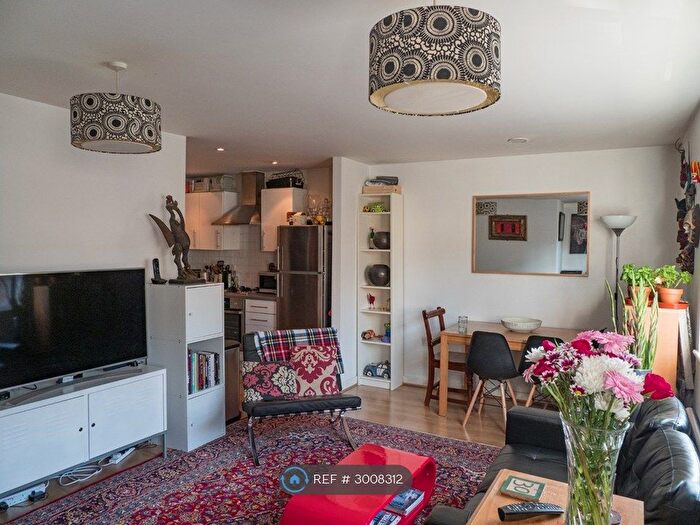 2 Bedroom Flat To Rent In Clapton Square, London, E5