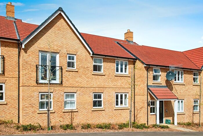 2 Bedroom Flat For Sale In Jay Close, Hemel Hempstead, HP3