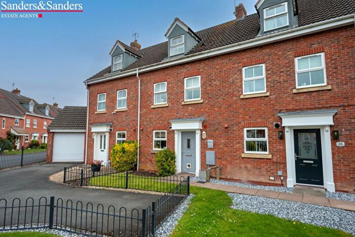 3 Bedroom Terraced House For Sale In Station Road, Alcester, B49