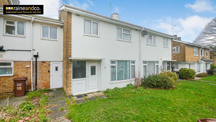 4 Bedroom Terraced House For Sale In Orchard Mead, Hatfield, AL10