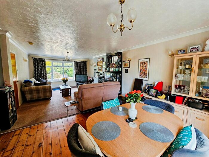 4 Bedroom Detached House For Sale In Temple Road, Oxford, OX4