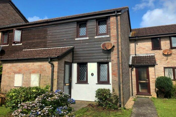 2 Bedroom Property To Rent In Trencreek Close, Truro, TR4