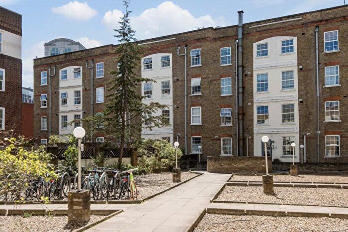 1 Bedroom Flat To Rent In Old Castle Street, Aldgate, E1