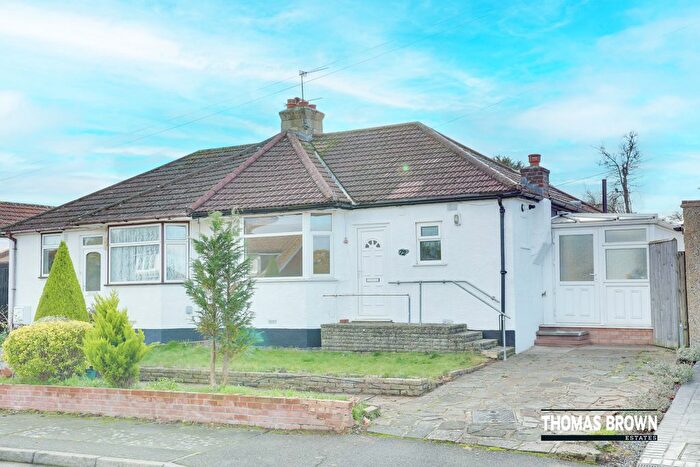 3 Bedroom Semi Detached Bungalow For Sale In Somerden Road, Orpington, BR5