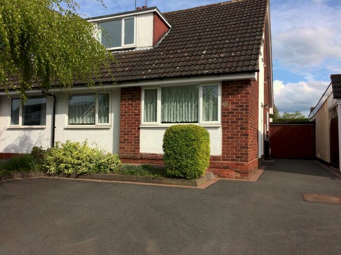 4 Bedroom Semi-Detached House To Rent In Milestone Drive, Hagley, Stourbridge, DY9