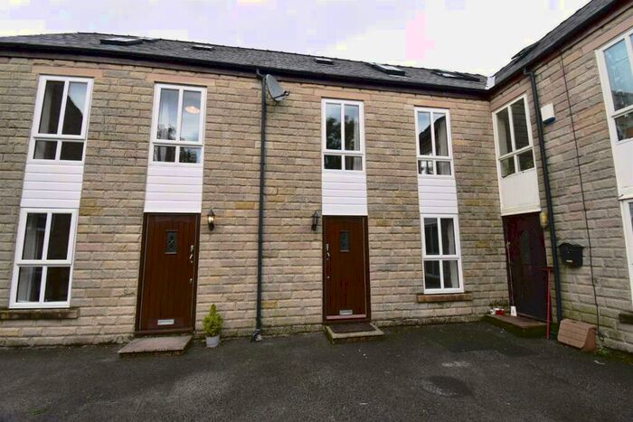 3 Bedroom Town House To Rent In Buxton Road, Chinley, SK23